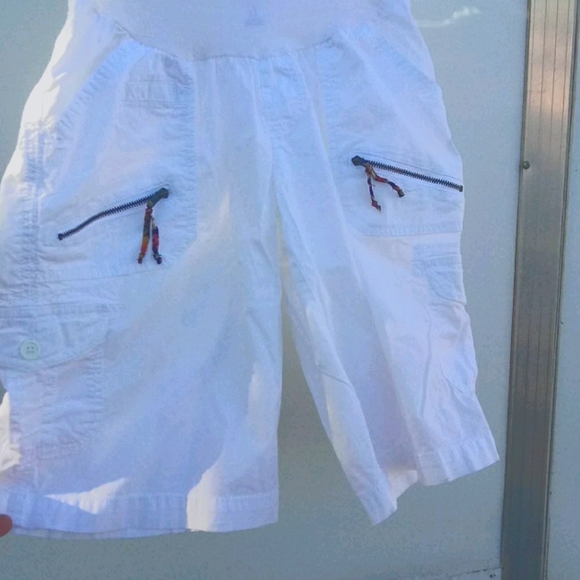 White Shorts Maternity Motherhood Size Medium - Picture 1 of 11